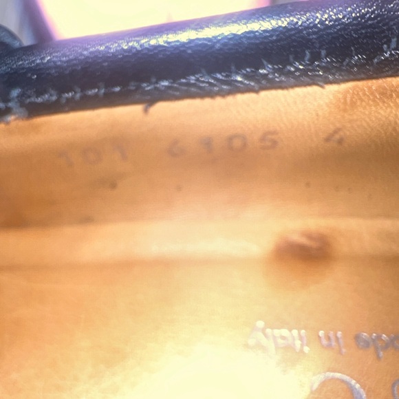 Authentic Gucci Horsebit Accent Leather Loafer - Picture 7 of 8